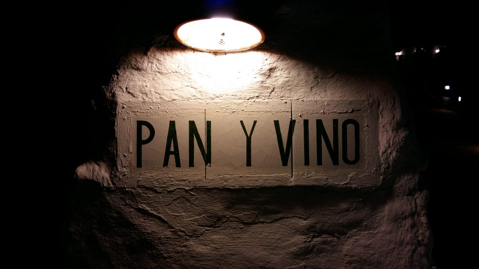 PAN Y VINO 02