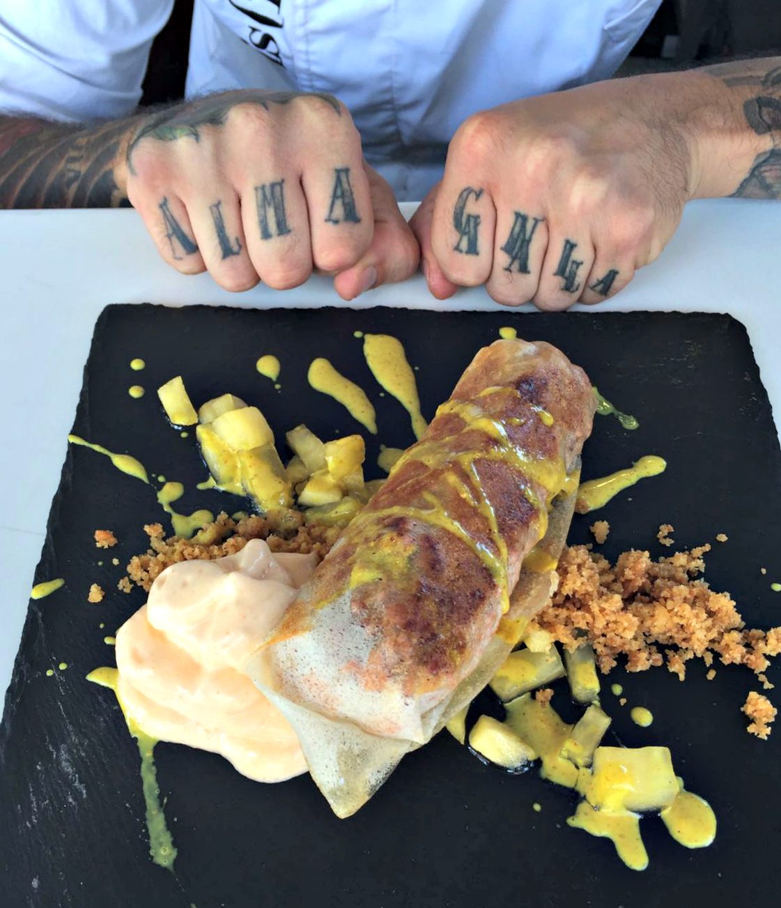 El canelón que Oscar Torrens cocinó en el showcooking de Balearia