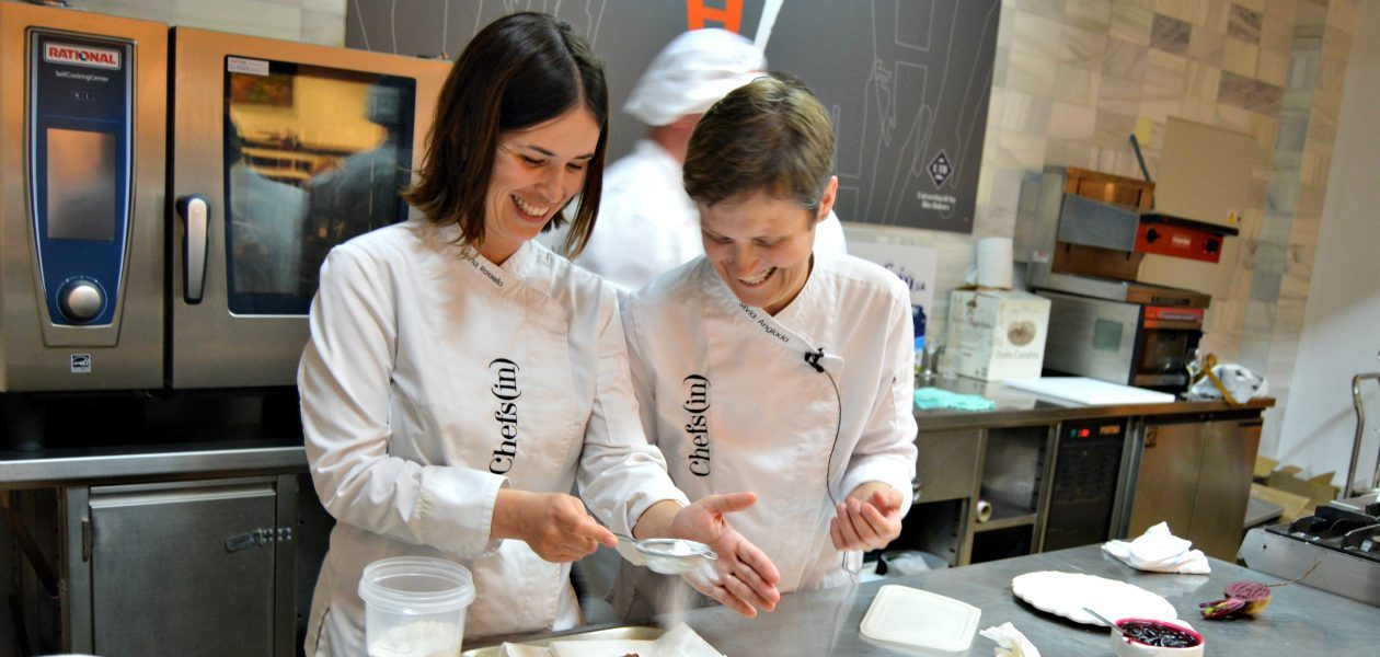 Marta Rosselló y Sílvia Anglada cocinan pescado a4manos