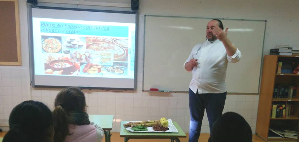 El chef Guillermo Mendez vuelve al cole