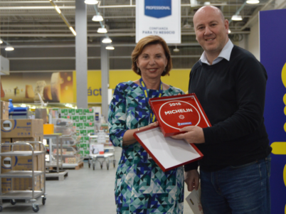 Makro entrega las placas de la Guía Michelin