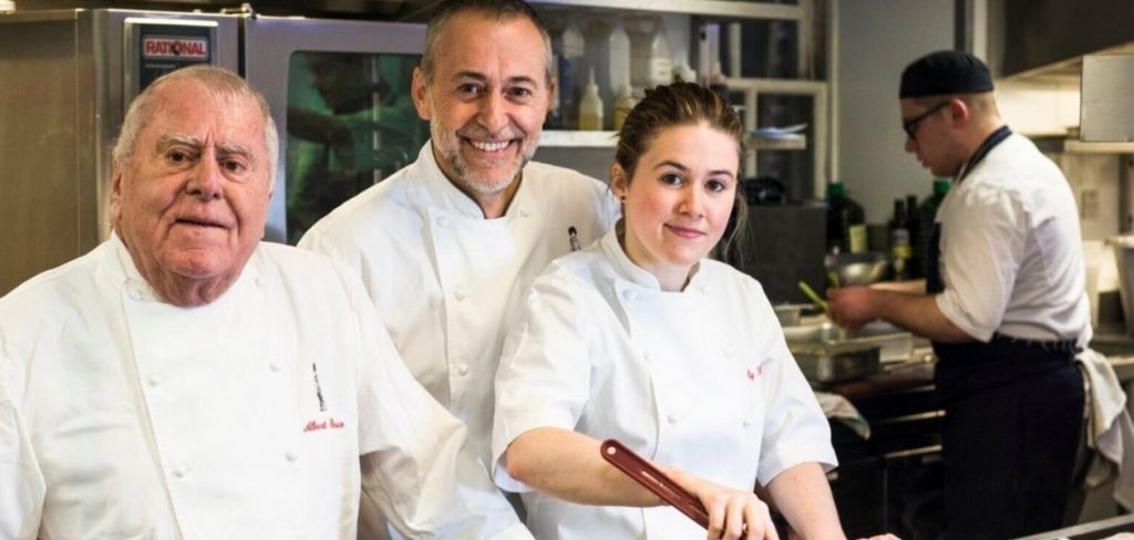 Marc Fosh y Fernándo Pérez Arellano rinden homenaje al chef Albert Roux fallecido en Londres a los 85 años.