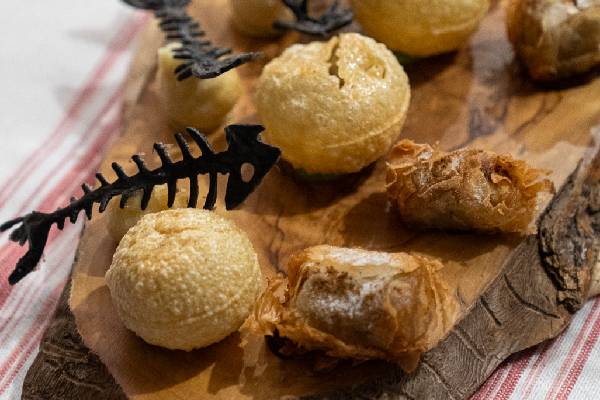Panipuri de tartar de llampuga con sweet chili