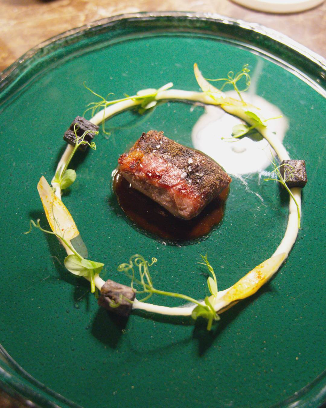 Agnei ibérico / Tuétano a la brasa / Vinagreta hierbas mallorquinas